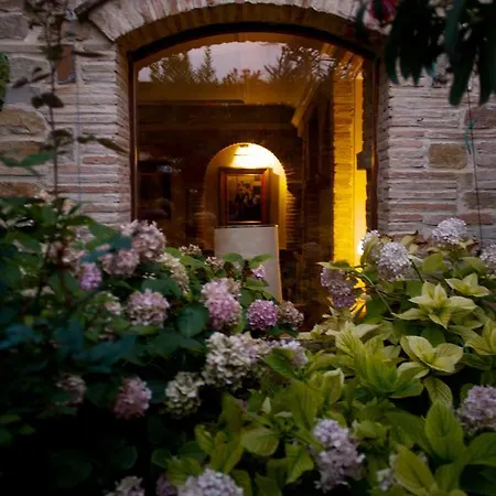 La Ciminiera 1846 Country House * Staffolo